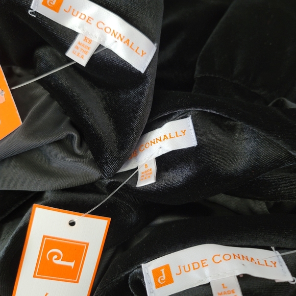 Jude Connally Kerry Stretch Velvet Split Round Neck 3/4 Bell Sleeve Shift Dress - Picture 11 of 12